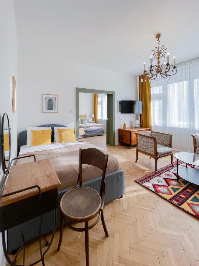 Turnkey I Vintage Terrace Apartment 布拉格 外观 照片